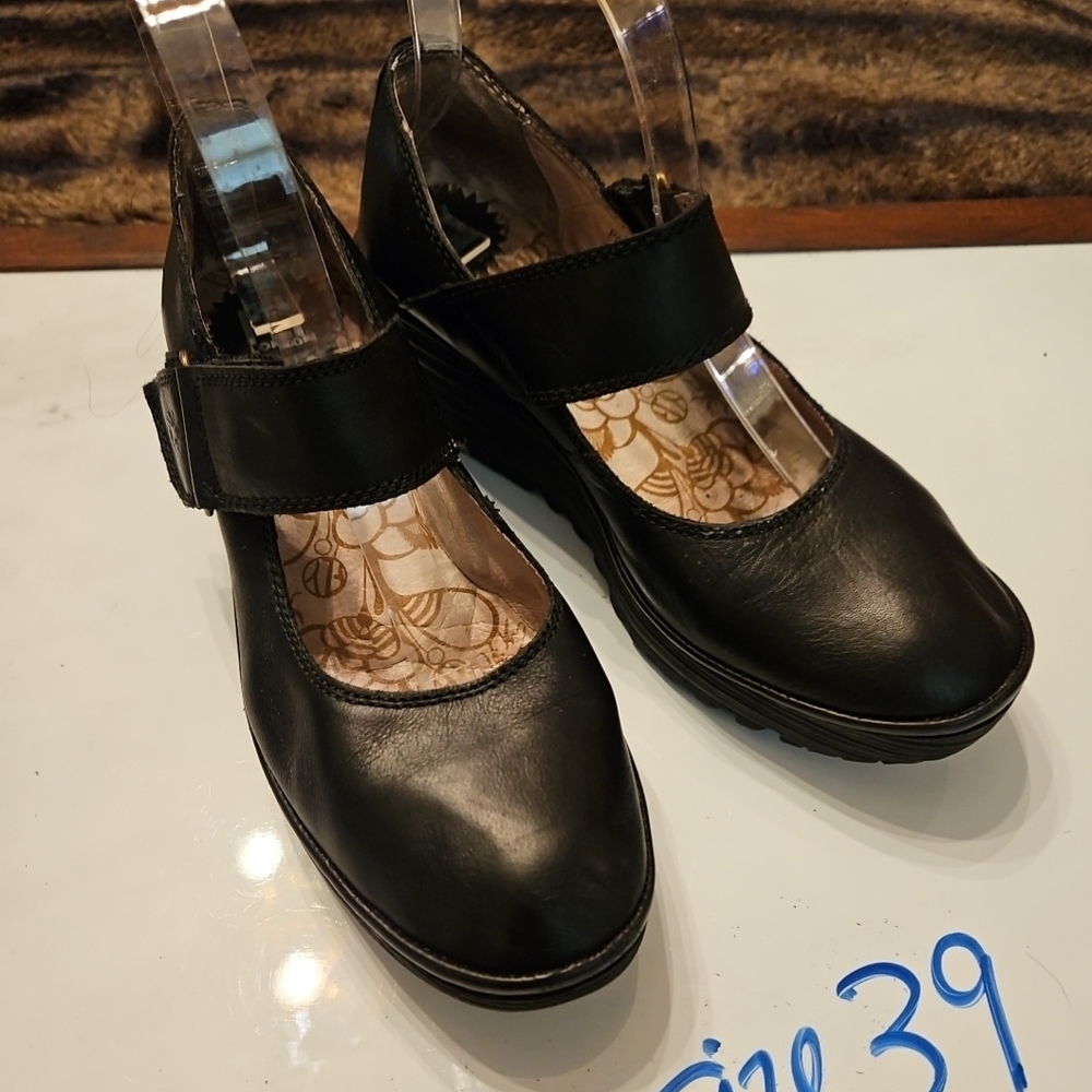 Fly London Size 39 /8-8.5 Classic Black Mary Jane Leather Comfort Shoes